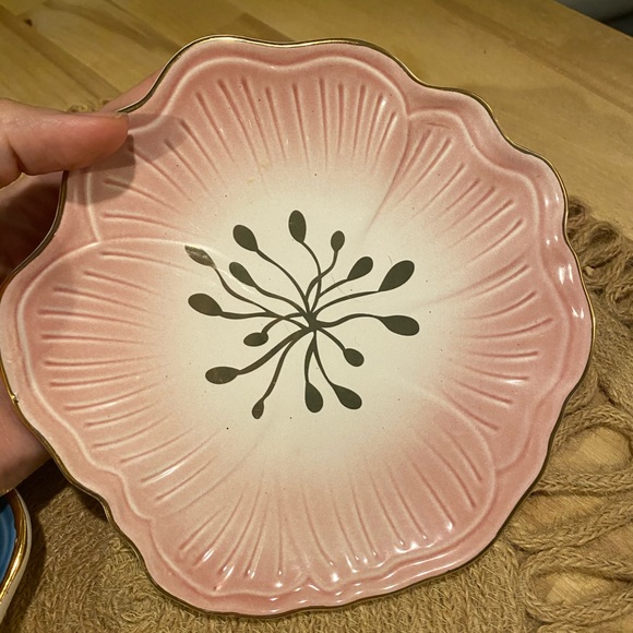 Pier 1 Set of 3 Stoneware Decorative Flower Plates - Picture 4 of 6